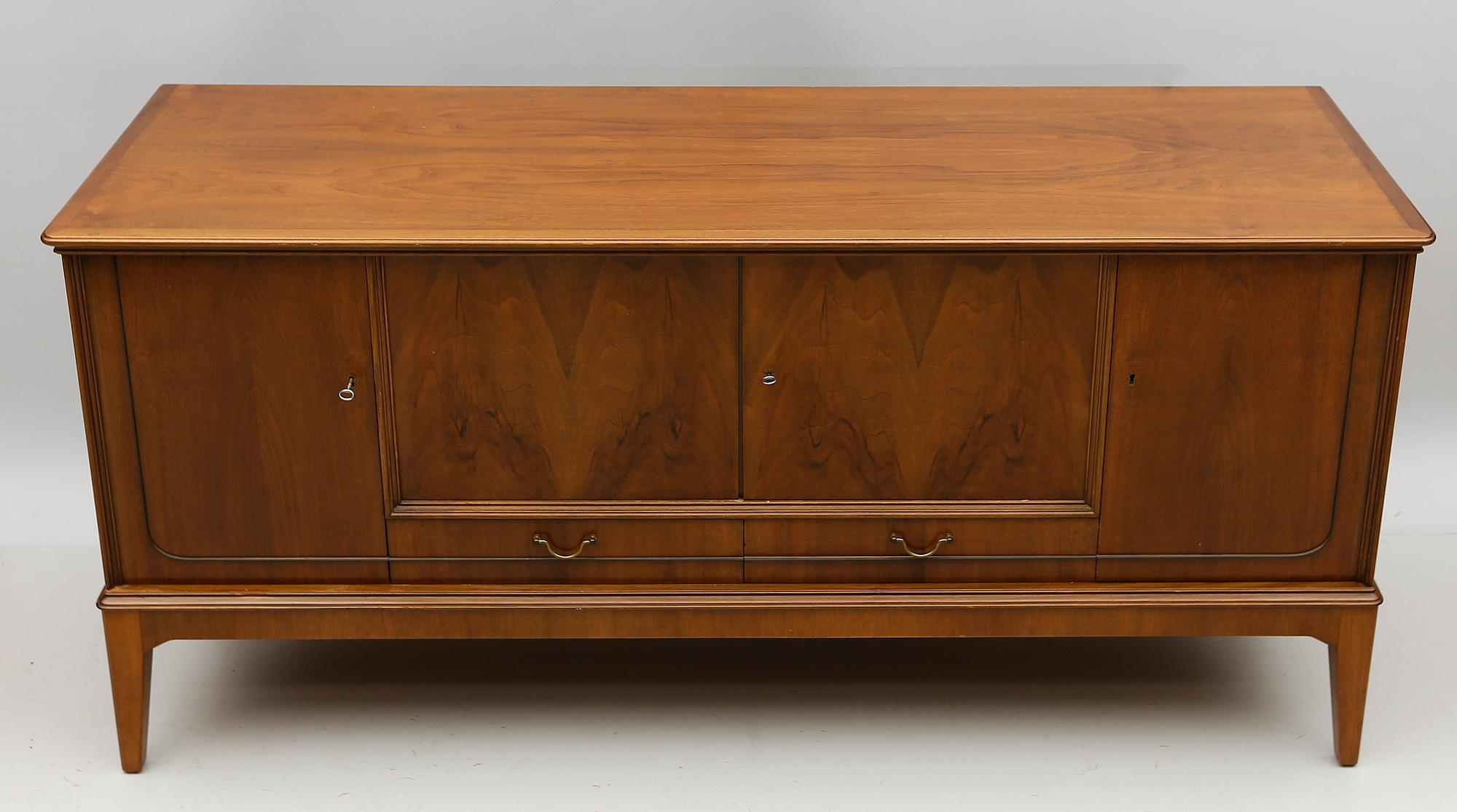 SIDEBOARD, Danmark, 1900-talets mitt.
