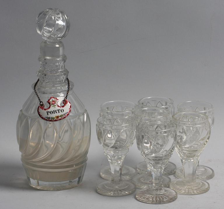 KARAFF samt GLAS, 7 st. 1800-talets första hälft.