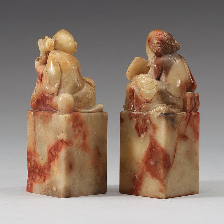 Two nephrite seals, Qing dynasty (1644-1912).