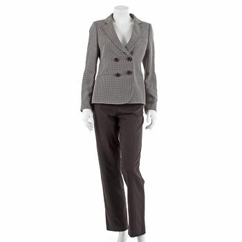 ARMANI, a grey viscose and cotton two-piece suit consisting of jacket and pants, size 44.