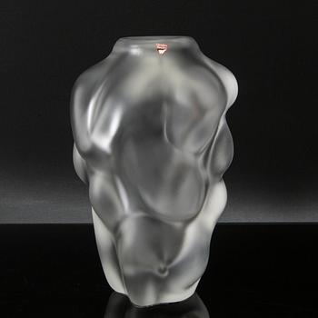 PER B SUNDBERG, a signed Orrefors glass vase, model. 1996.