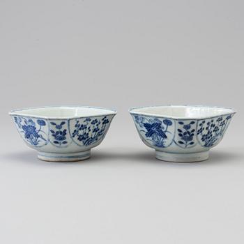 SKÅLAR, ett par, porslin. Qingdynastin, 1800-tal.