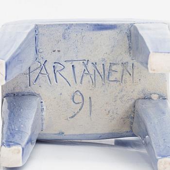 Pauli Partanen, skulpturer, 2 st, keramik. Signerade Partanen 91.