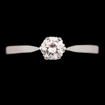 RING, 18 k vitguld, briljantslipad diamant 0.40 ct.
