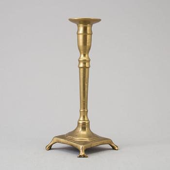 A BRONZE CANDLESTICK, 17th/18th century.