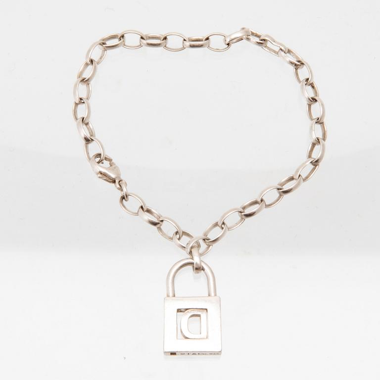 Tiffany & Co berlock silver medföljande armband.