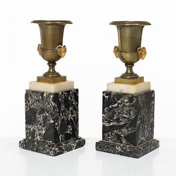 Casoletter, ett par, 1900-talets början. Louis XVI-stil.