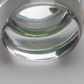 KONSTGLAS / BREVPRESS, 2 st, glas, "Kuukuna", signerade Nanny Still, Riihimäen Lasi.