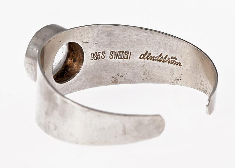 ARMRING, sterlingsilver med bergkristall, Åke Lindström för Bengt Hallberg, 1972.