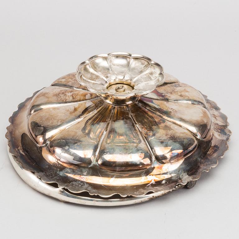 A finish silver bowl on foot with handle, 1935. Weight app. 560 gram.