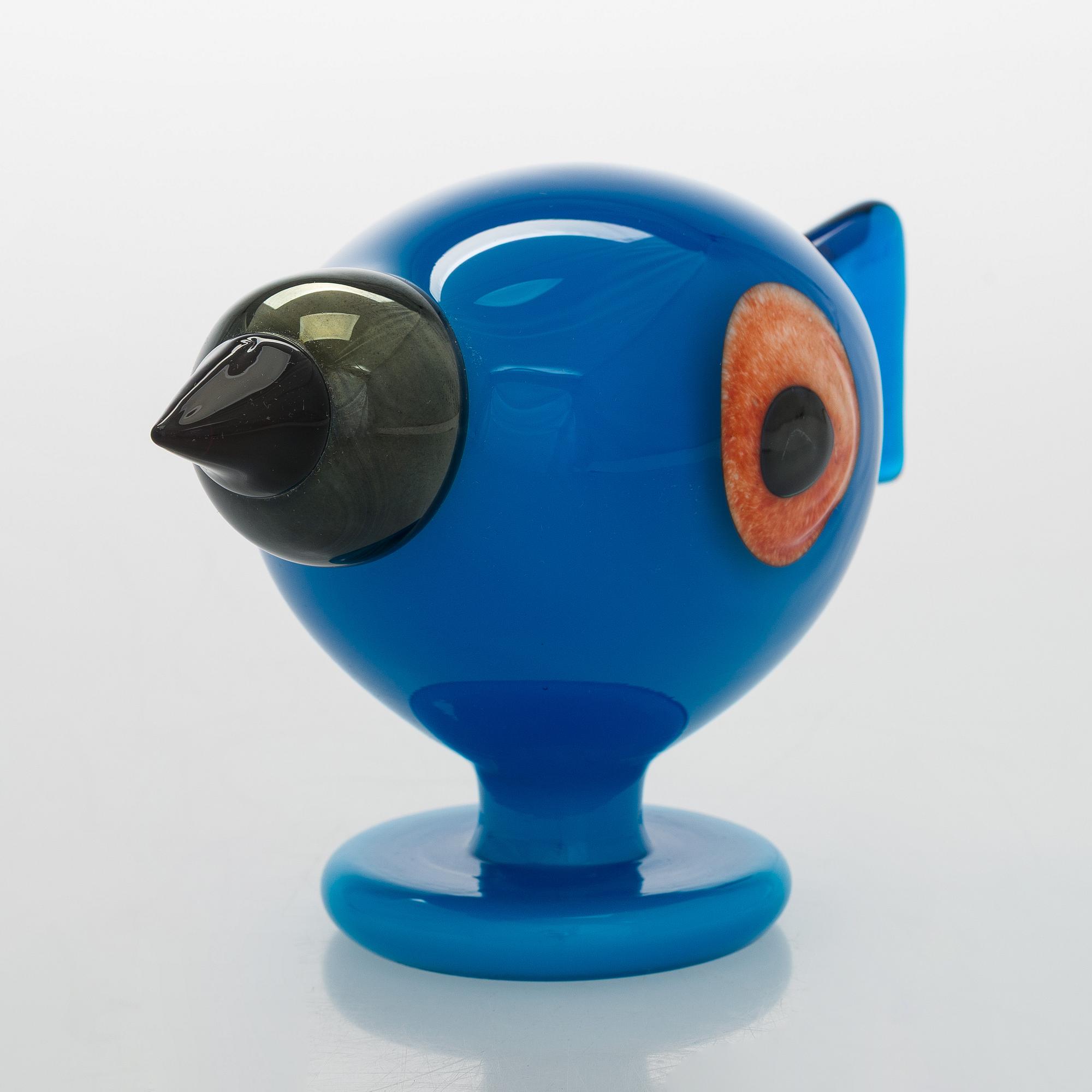 Oiva Toikka, a glass bird, signed O. Toikka Nuutajärvi.