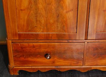 BOKSKÅP, 1800-talets mitt/andra hälft.