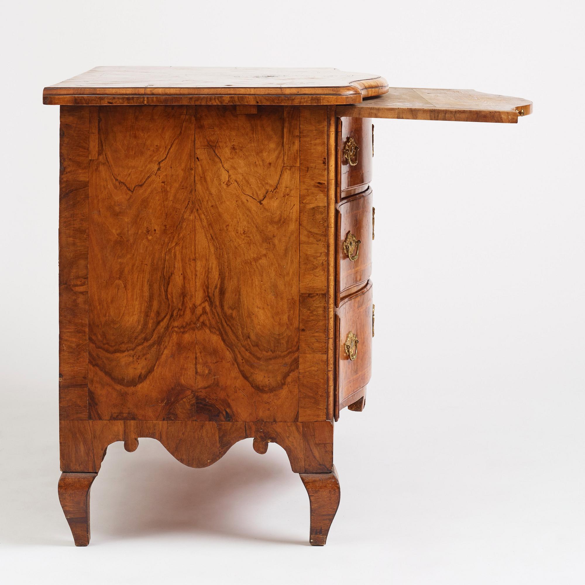 A Swedish late Baroque commode, mid 18th century.