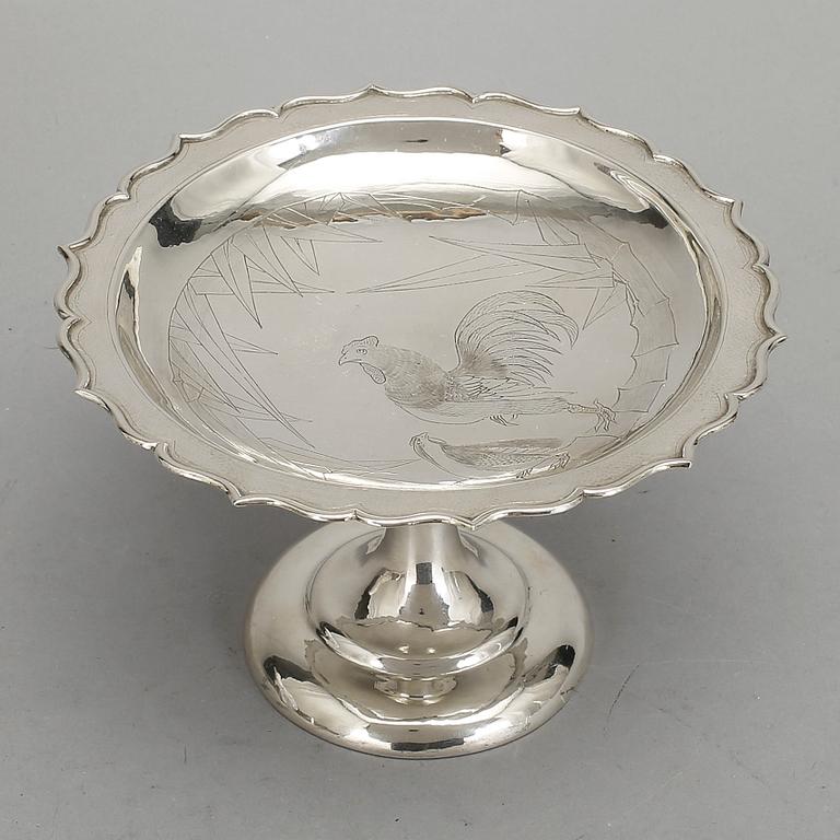 SKÅL PÅ FOT, silver, Kina, 1900-tal. Vikt 147 g.