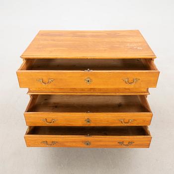 Drawer chest, late 18th century.