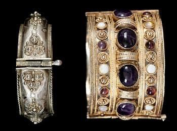 ARMRINGAR, 4+3st, mestadels silver samt ametister. Vikt (4st) 279g.