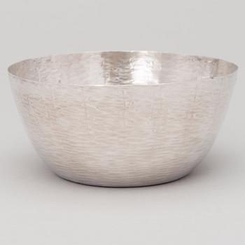 A silver bowl, marked TW, Hopeakeskus, Hämeenlinna, Finland 1975.