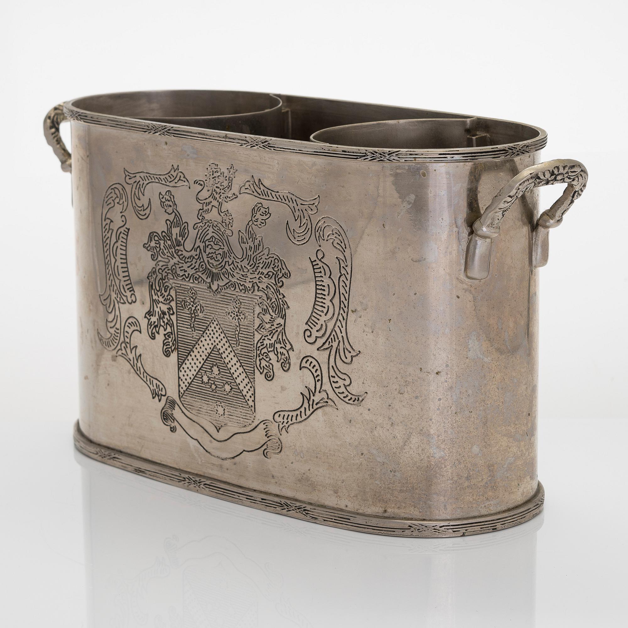 Champagne cooler, for two bottles.