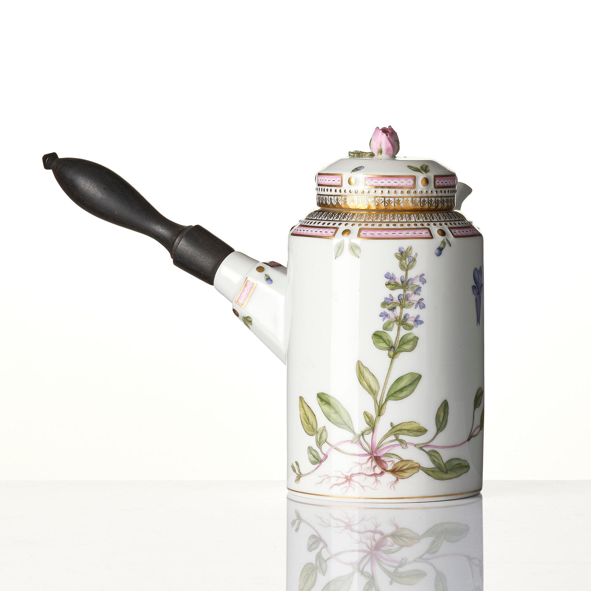 A Royal Copenhagen 'Flora Danica' coffee pot with cover, Denmark, 20th century.