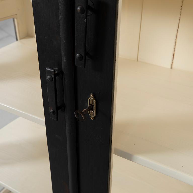 Vitrinskåp, 1900-tal.