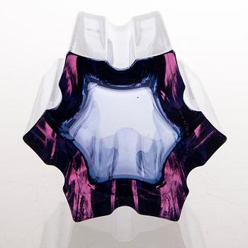 TAPIO WIRKKALA, MALJAKKO, sinistä ja lilanväristä lasia, signerattu Tapio Wirkkala, 3513.