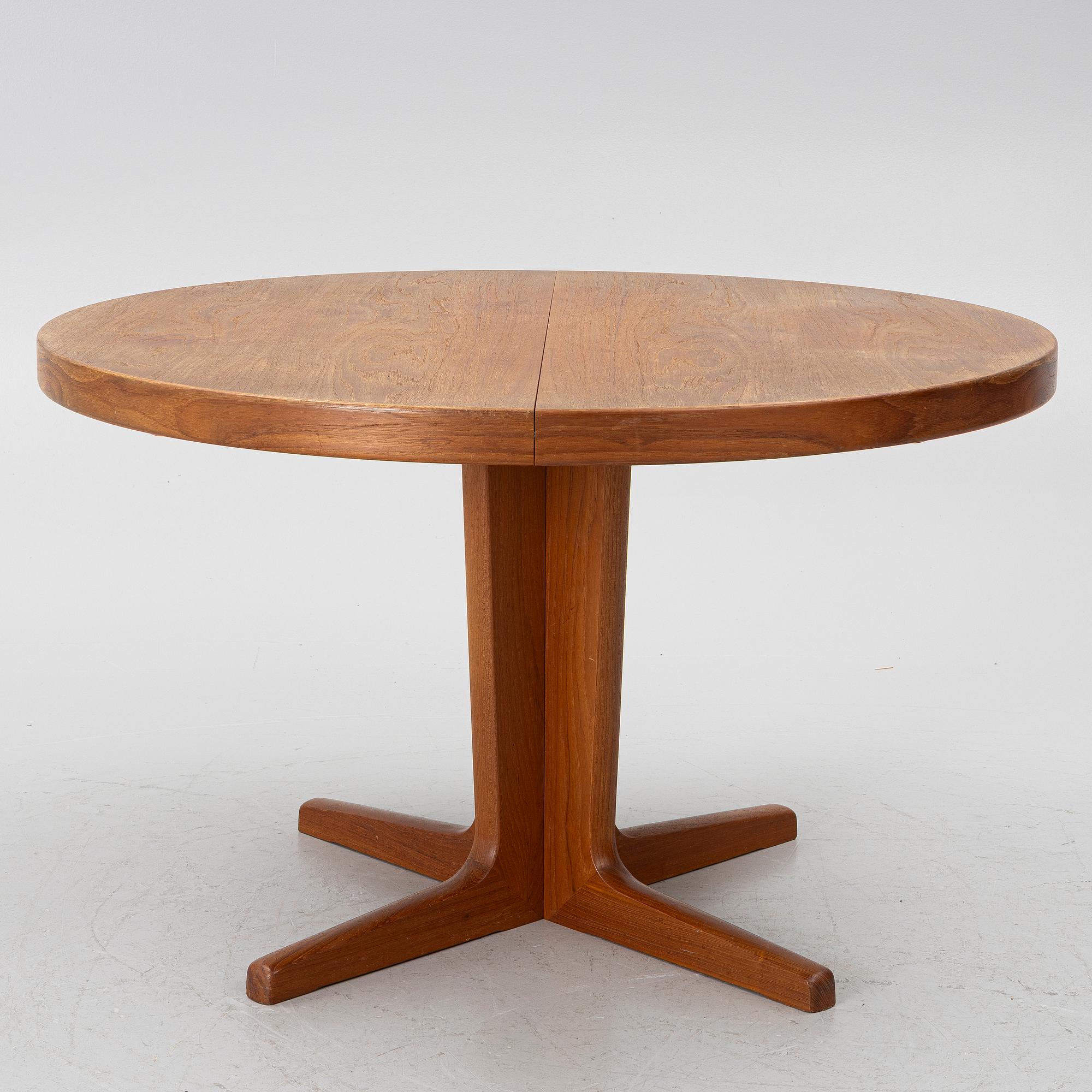Villy Shou Andersen, attributed, dining table, 1960s/70s.