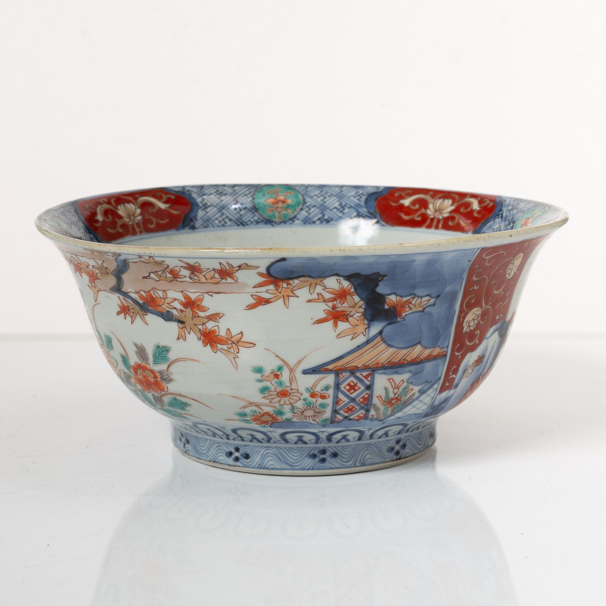 A large Japanese dish and a bowl, Meiji period (1868-1912).