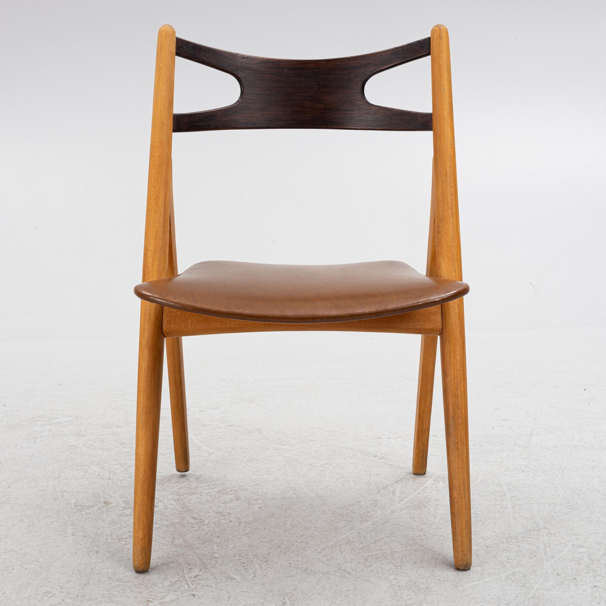 Hans J. Wegner, stol, modell "CH-29"/"Savbukkestolen", Carl Hansen & söner, 1900-talets mitt.
