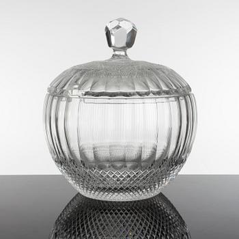 A large chrystal glass lidded bowl, Gerany, mid 20th Century.