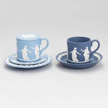WEDGWOOD, Jasperware, 30 delar, England 1900-talets andra hälft.