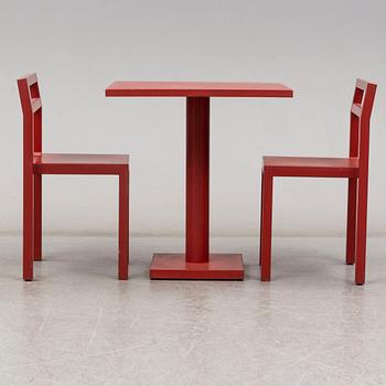 BORIS BERLIN/POUL CHRISTIANSEN, bord med två stolar, "Non", Komplot design, Källemo.