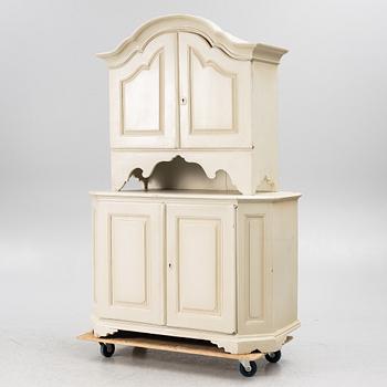 Skåp, omkring 1800.