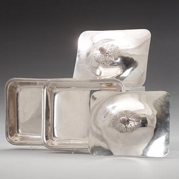 Petter Adolf Sjöberg, karotter med lock, ett par, silver, Stockholm 1820, empire.