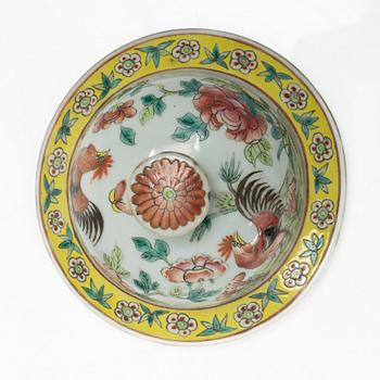 Urna med piedestal, Kina, 1900-talets första hälft.