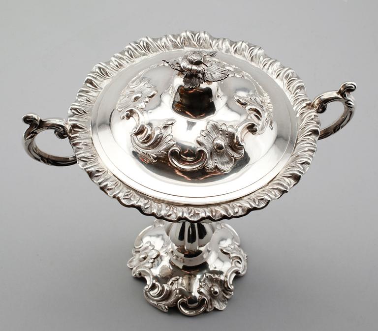 STRÖSOCKERSKÅL, silver, Carl Nyström, Stockholm 1854. Vikt ca 745 gram.