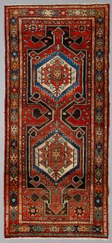 MATTA, Hamadan, ca 295 x 128 cm.