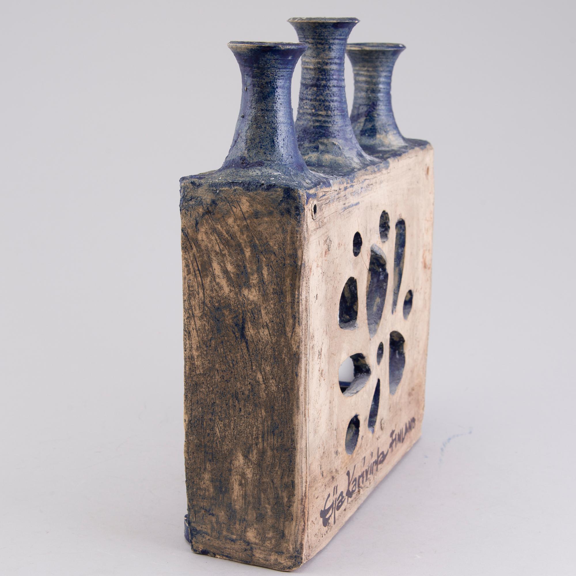 EIJA KARIVIRTA, kandelaber/ skulptur, stengods, signerad Eija Karivirta, Finland.