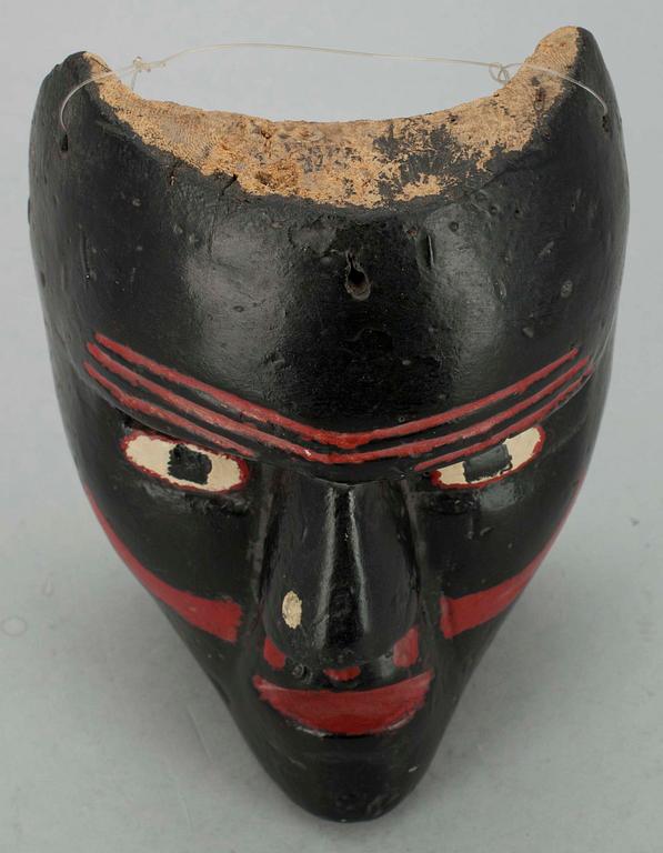 SOLFJÄDER, taft och trä, 1800-tal samt MASK, trä.