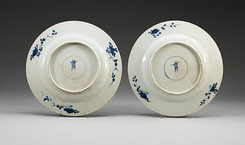 A pair of blue and white dishes, Qing dynasty, Kangxi (1662-1722).