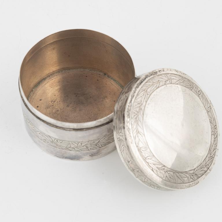 Toiletteset, fyra delar, silver. Japan, med mästarstämplar.