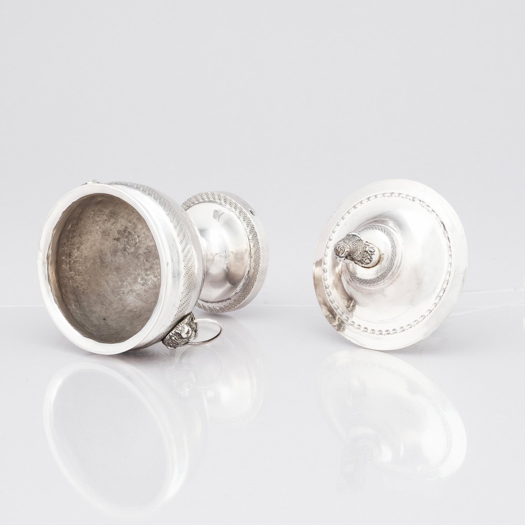 Sockerskål med lock, silver, oidentifierad mästare, möjligen Raffaele Sisino, Neapel 1832-1872.