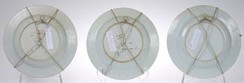 TALLRIKAR, 3 st, porslin, Kina, 1700-tal.