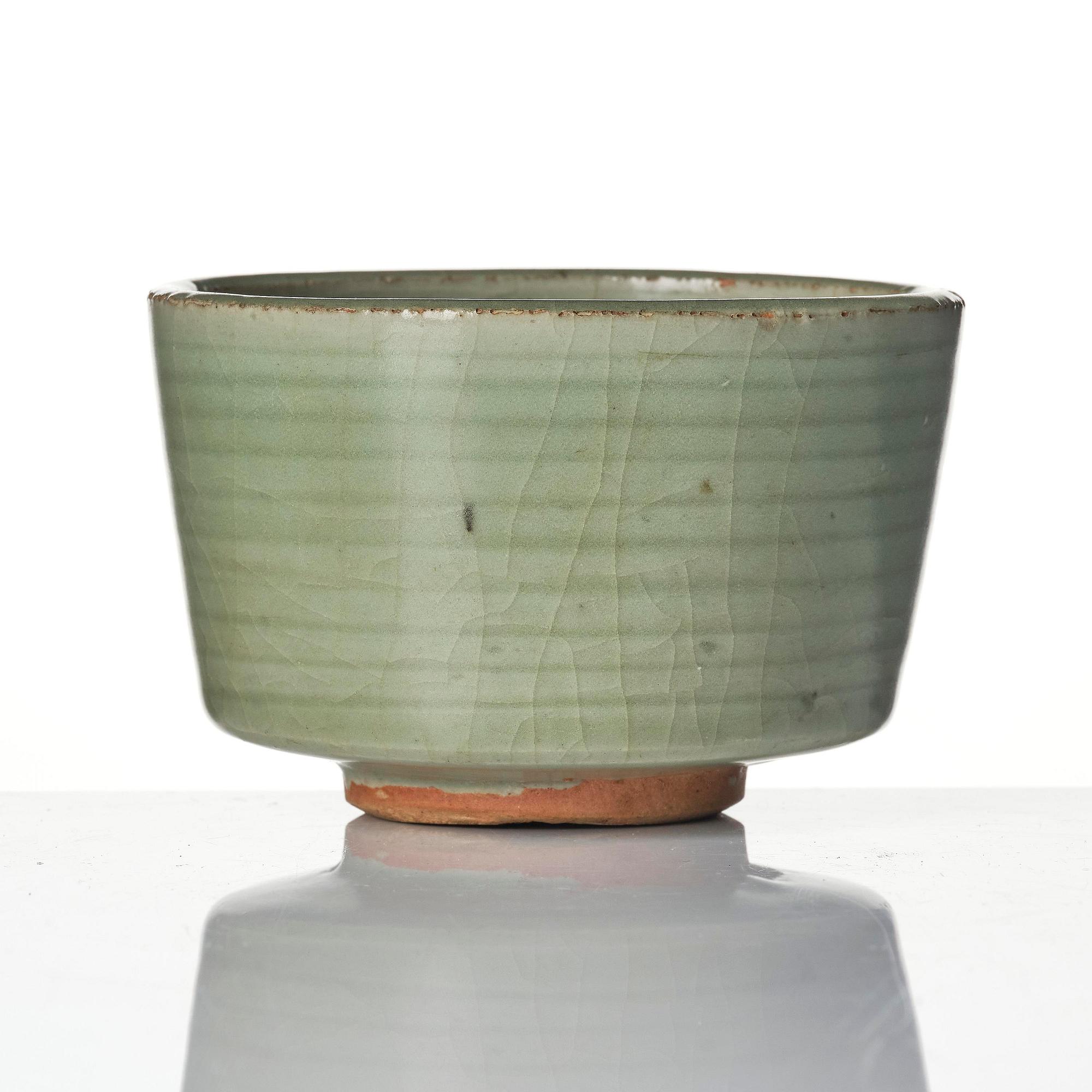A celadon glazed censer, Yuan/Ming dynasty.
