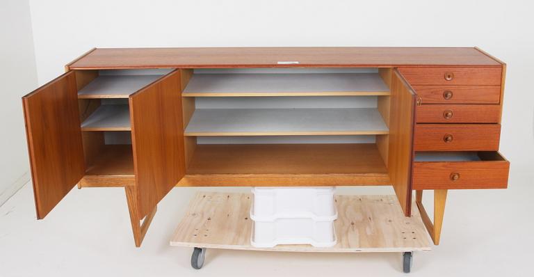 SKÄNK, sideboard, "Tokyo", NK:s verkstäder "Triva", design Yngvar Sandström.