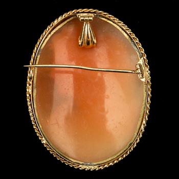 BROSCH/HÄNGE, camé, 18 k guld. Otydliga stämplar, 1948. Vikt ca 10 g.