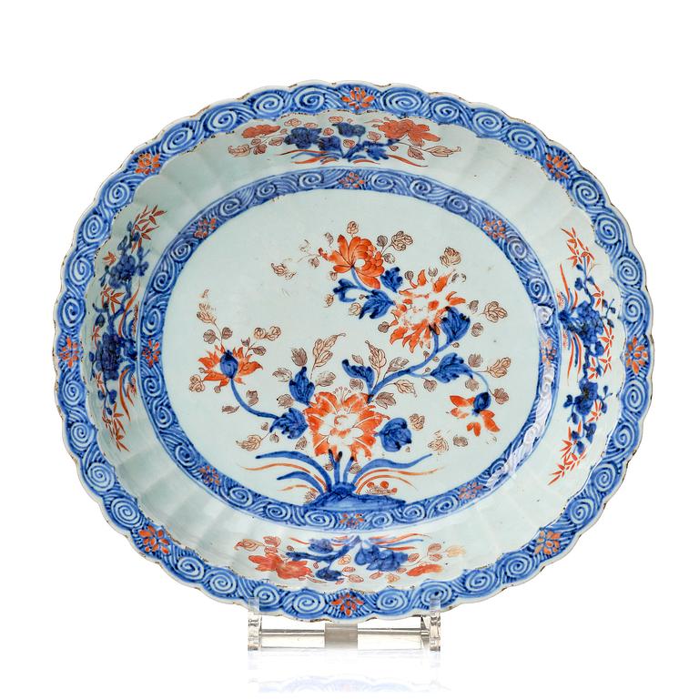 An imari basin, Qing dynasty, Kangxi (1662-1722).