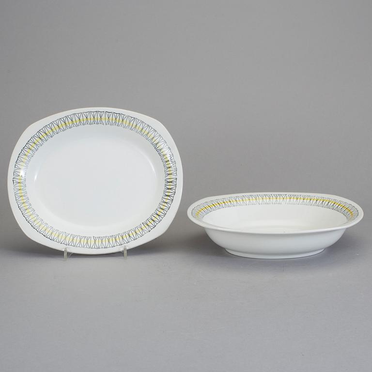 MATSERVISDELAR, 37 stycken, porslin, "Kryss", Helmer Ringström, Gefle/Upsala Ekeby, i produktion 1957-64.