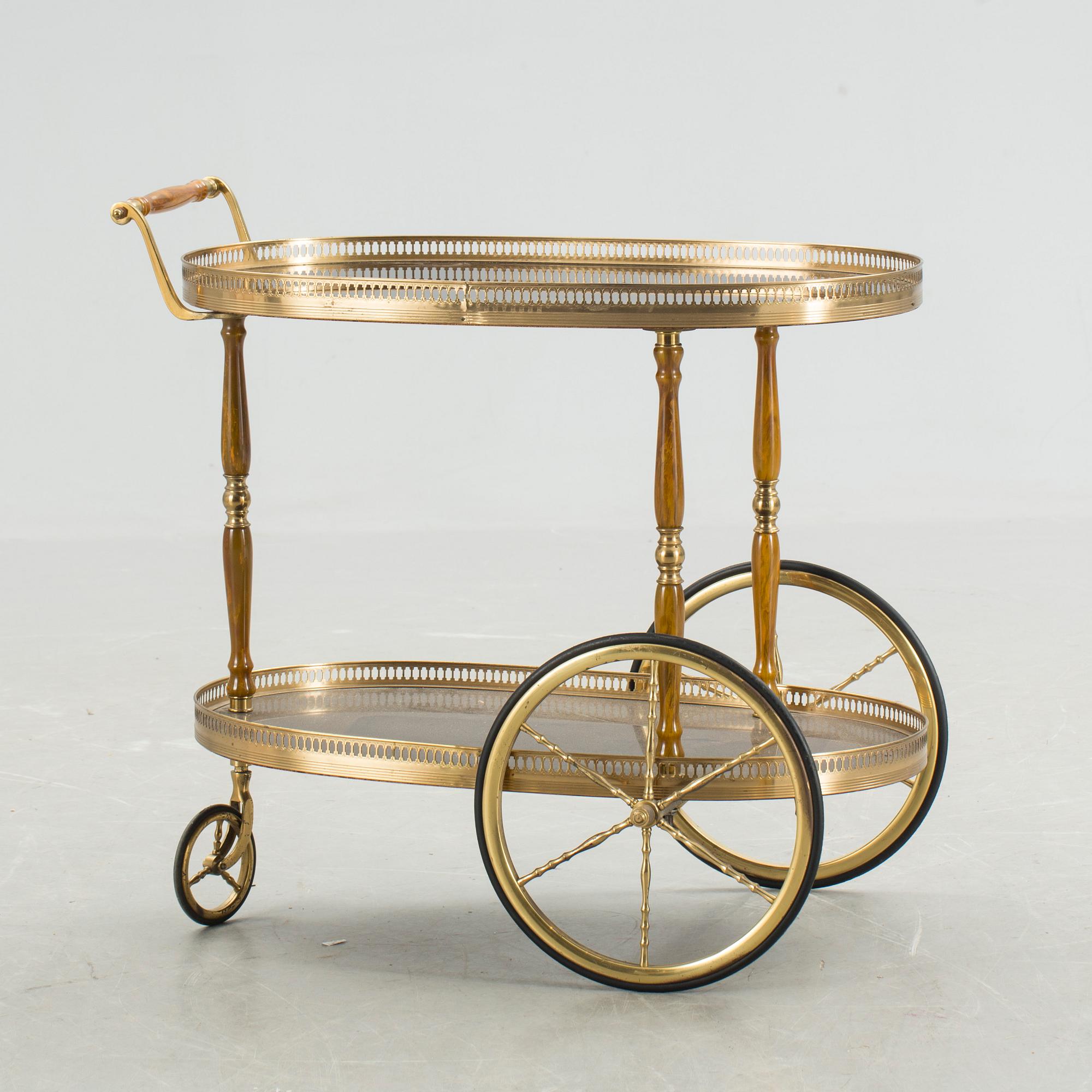 SERVERINGSVAGN, 1900-talets andra hälft.