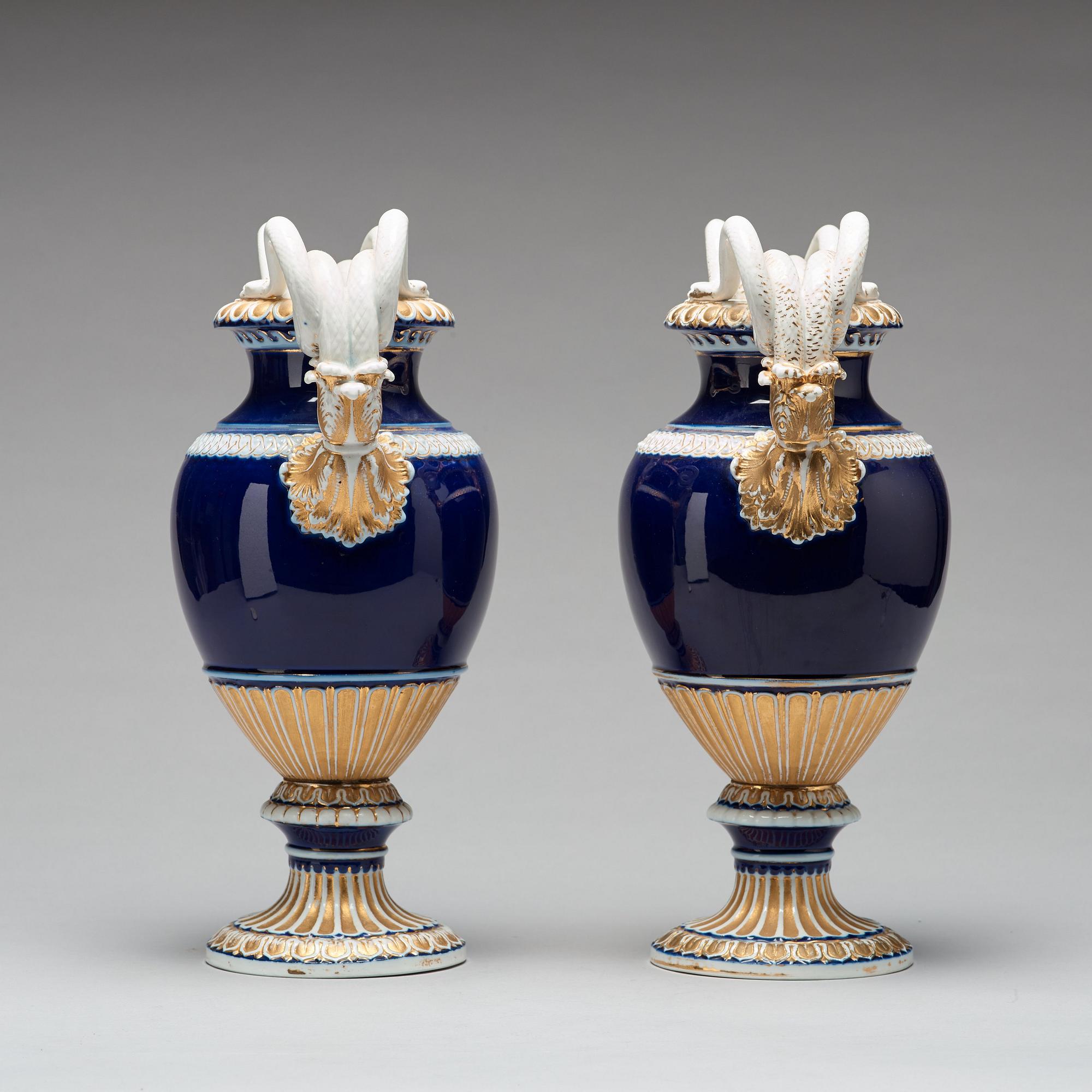 PRAKTURNOR, ett par, porslin. Meissen, omkring 1900.