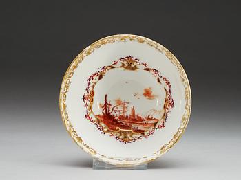 A Meissen bowl, ca 1730-35.